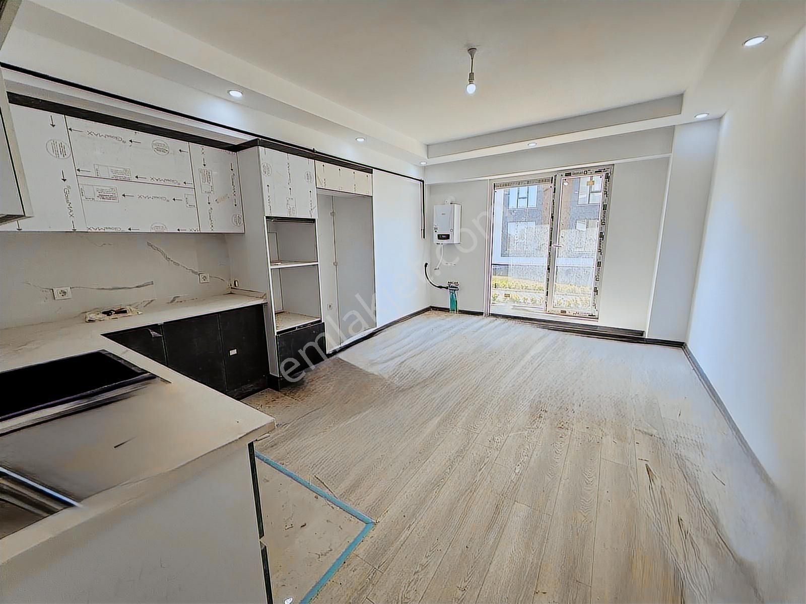 Turyaptan İzsiz Towersda Giriş Kat Havuz Cephe 2+1 Satılık Daire - Görsel 3