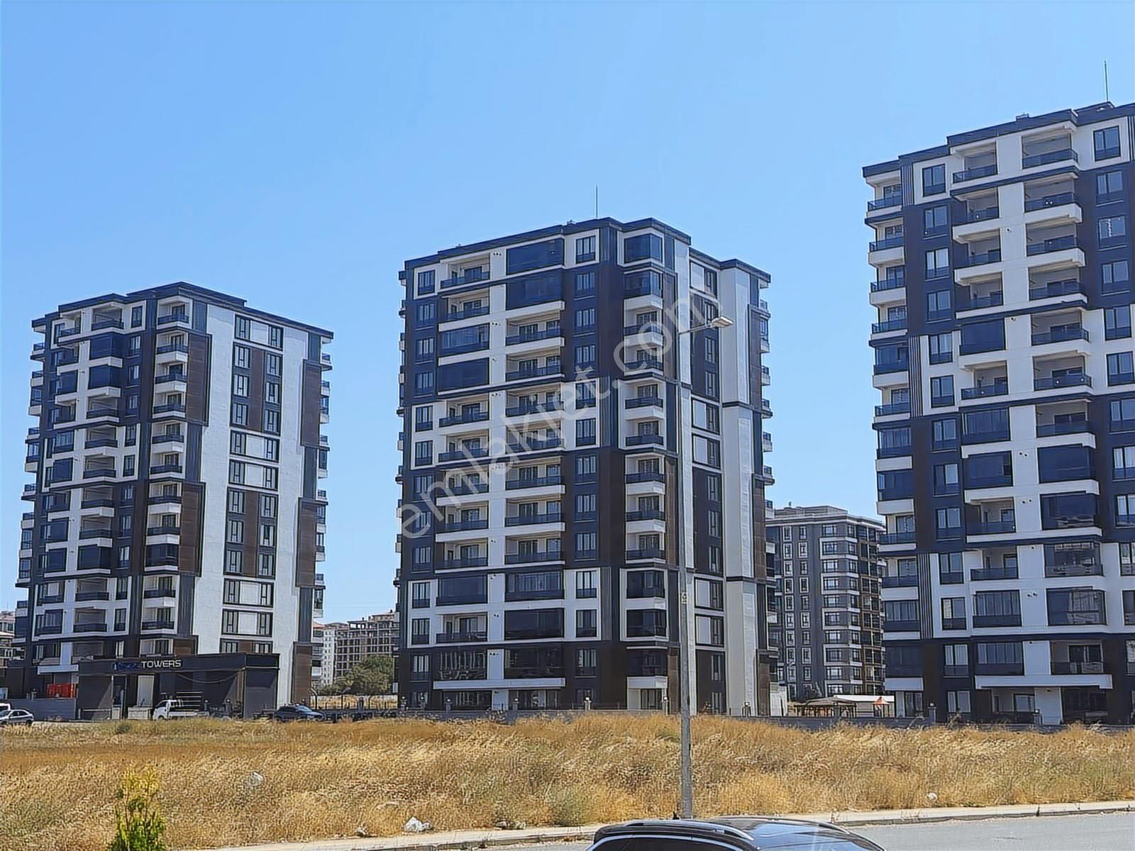 Turyaptan İzsiz Towersda Giriş Kat Havuz Cephe 2+1 Satılık Daire - Görsel 5