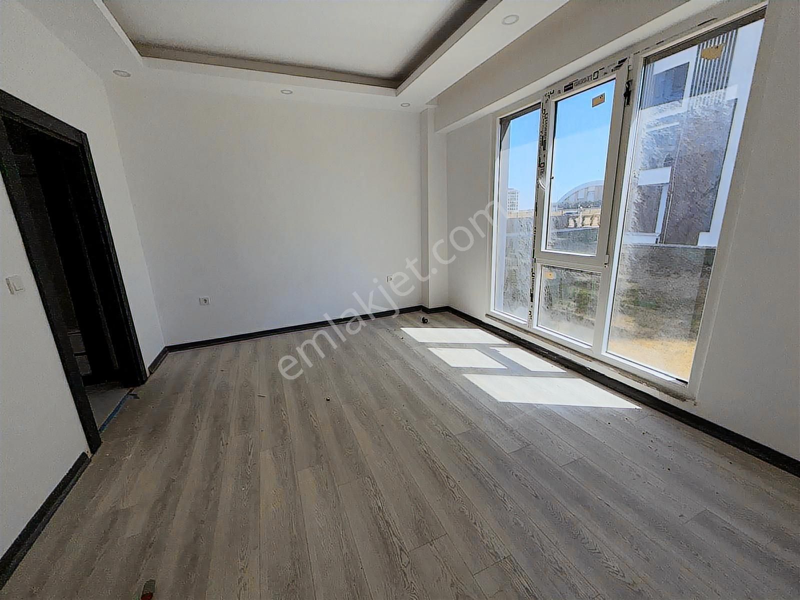 Turyaptan İzsiz Towersda Giriş Kat Havuz Cephe 2+1 Satılık Daire - Görsel 2