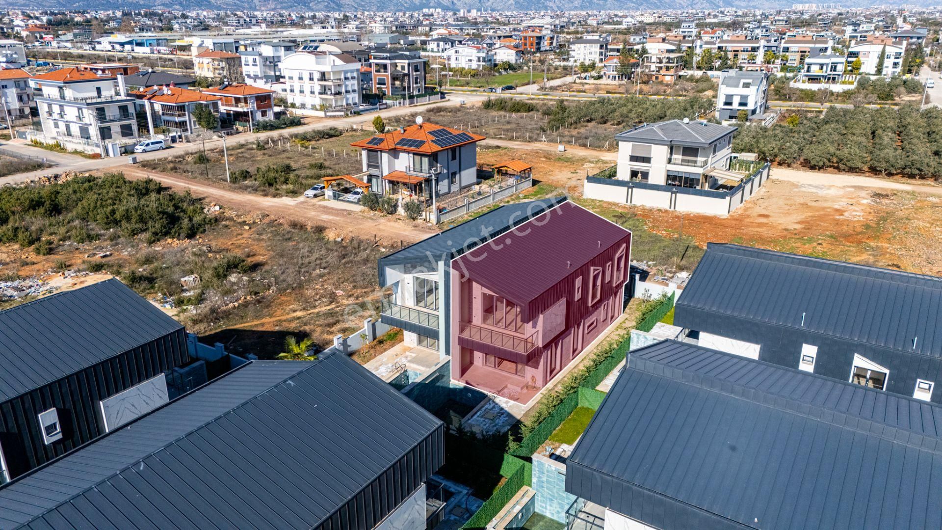 Döşemealtı Yeşilbayır'da Site İçinde 4+1 Villa - Görsel 20