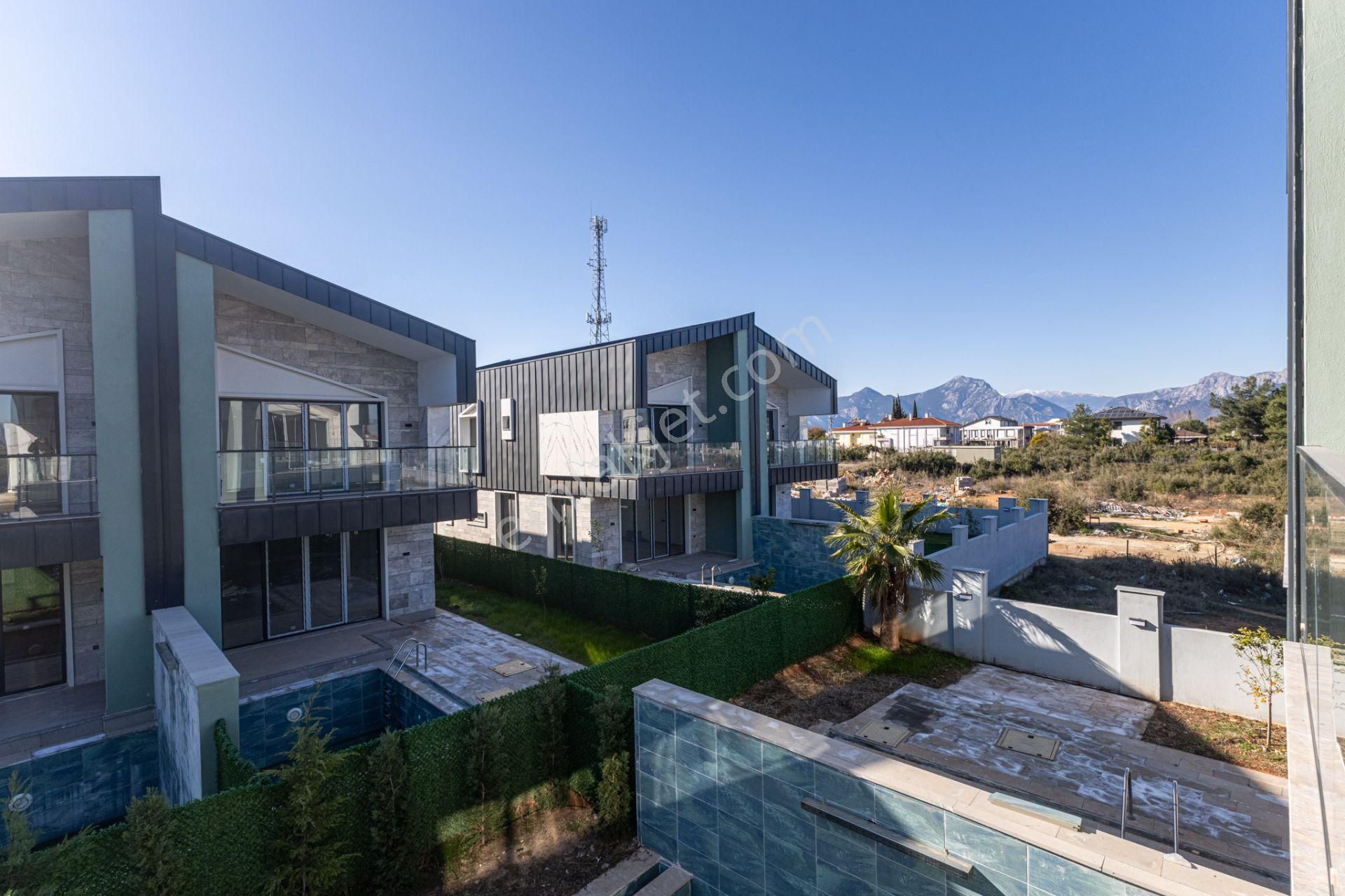 Döşemealtı Yeşilbayır'da Site İçinde 4+1 Villa - Görsel 18