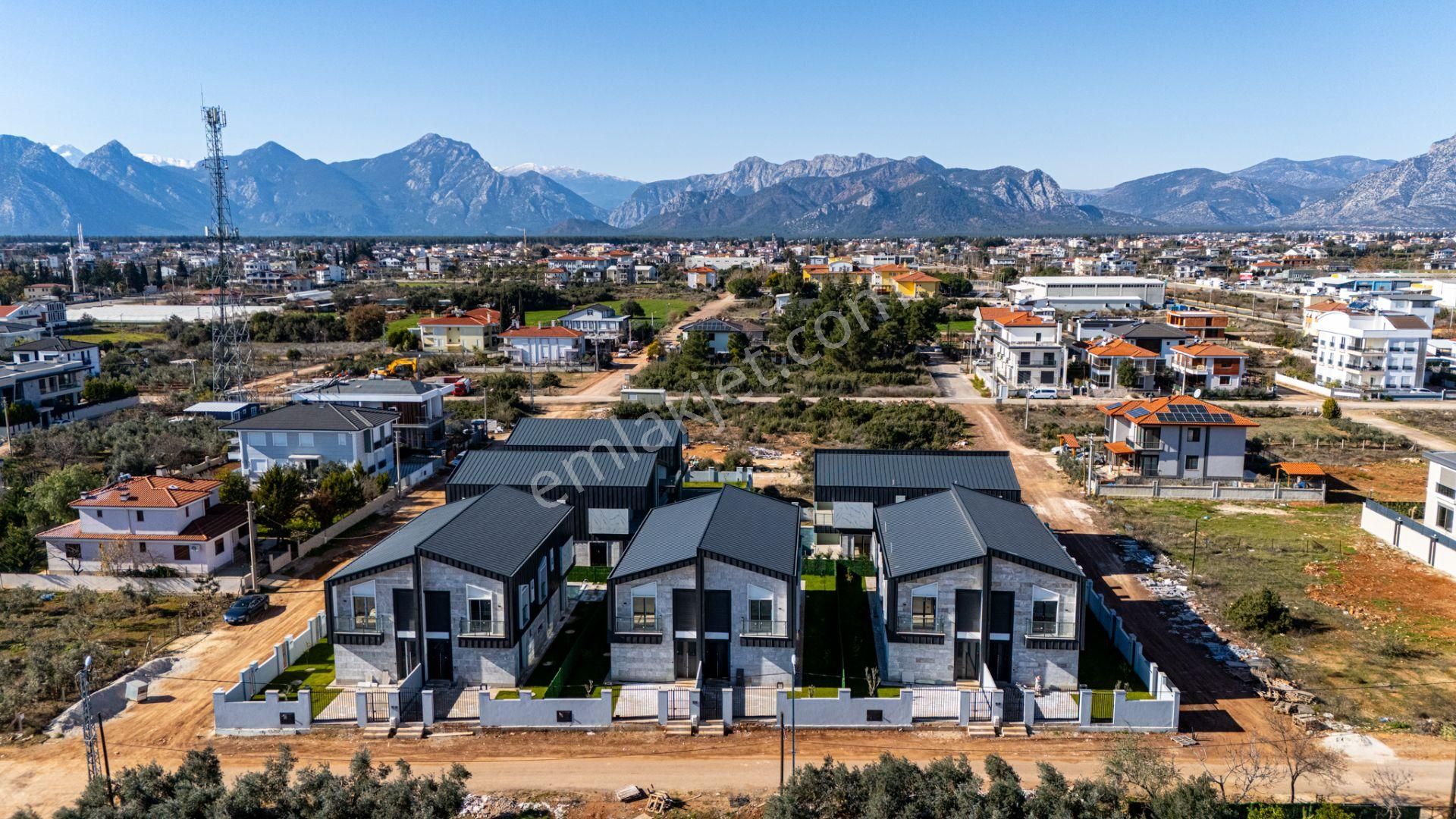 Döşemealtı Yeşilbayır'da Site İçinde 4+1 Villa - Görsel 24