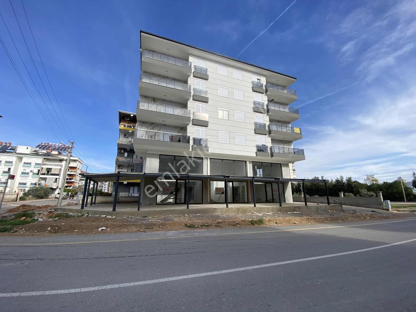 Kepez Aktoprakta Masalpark Yakını Cadde Üzeri 105 M2 Dükkan