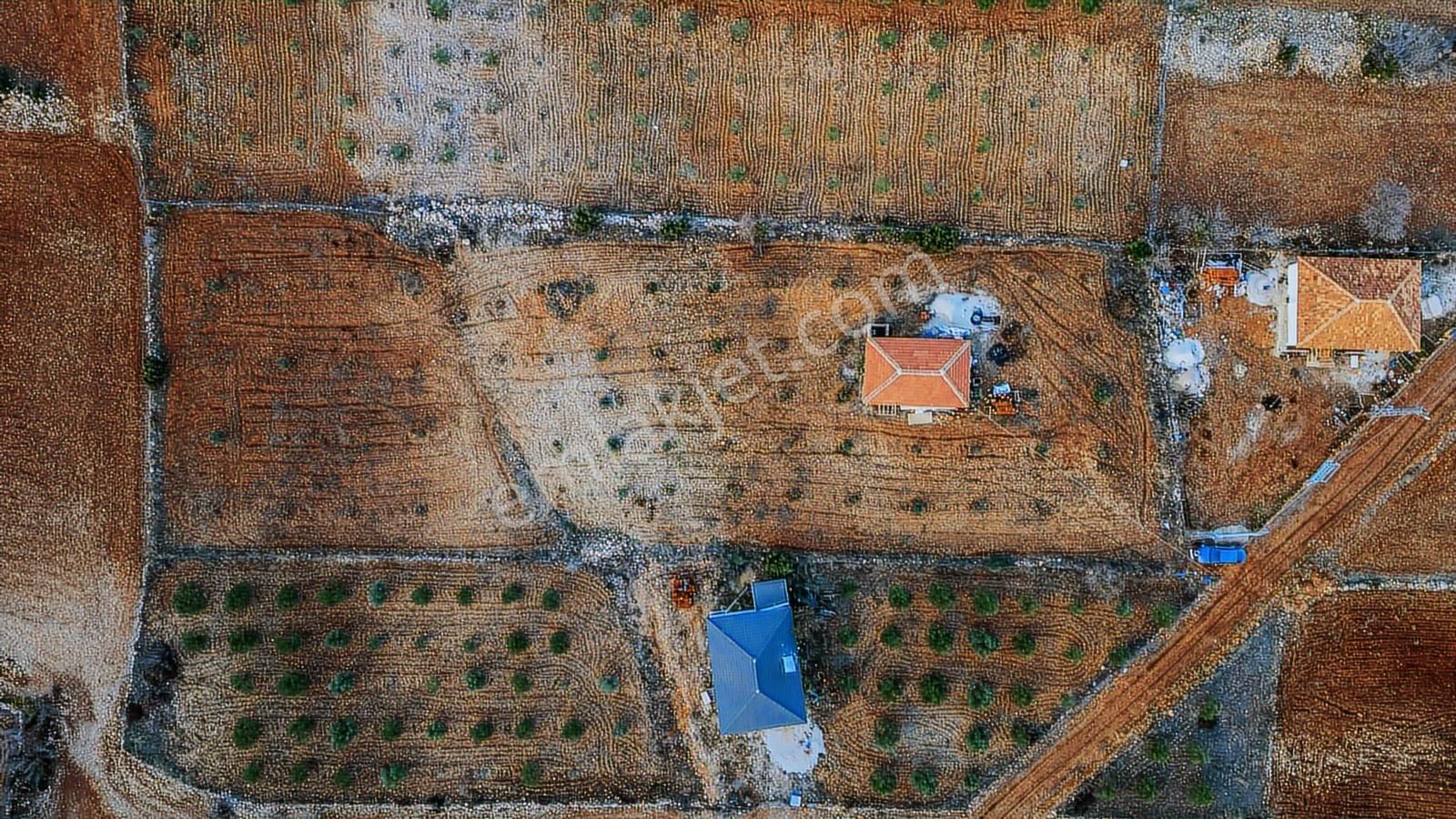 Döşemealtı Akkoçlar'da 3639m2 Tarla Üzerinde 1+1 Müstakil Mülk - Görsel 12