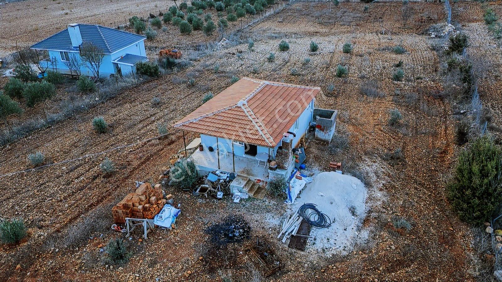 Döşemealtı Akkoçlar'da 3639m2 Tarla Üzerinde 1+1 Müstakil Mülk - Görsel 5