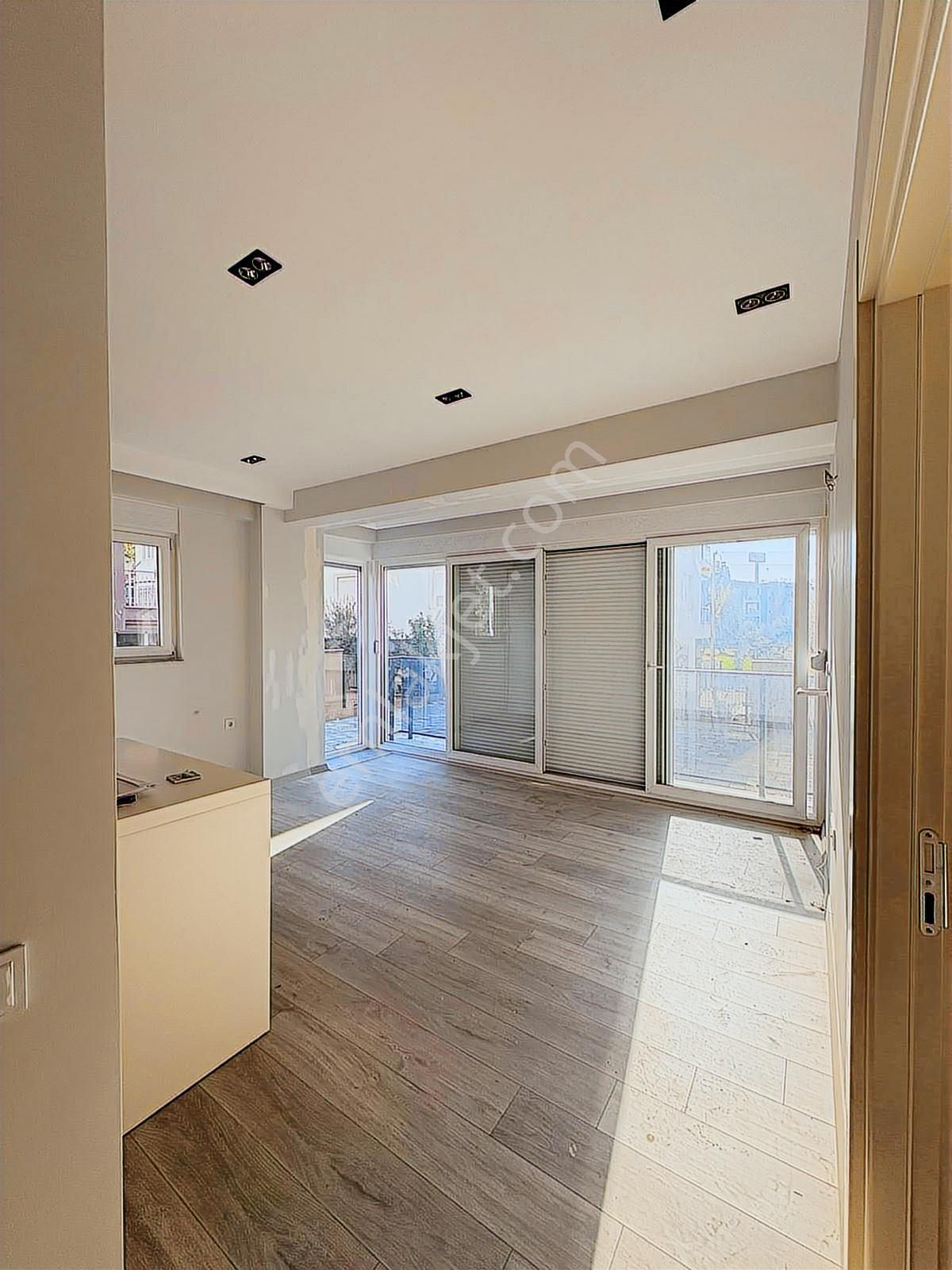 Kanal Mahallesinde 1+1 45m2 Satılık Daire