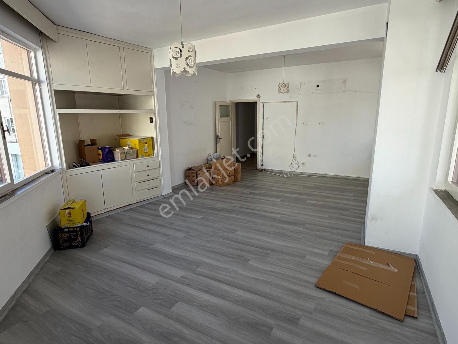 Gujan Ceyhan'dan Kışla Mah. Valilik Arkası Satılık 3+1 Daire