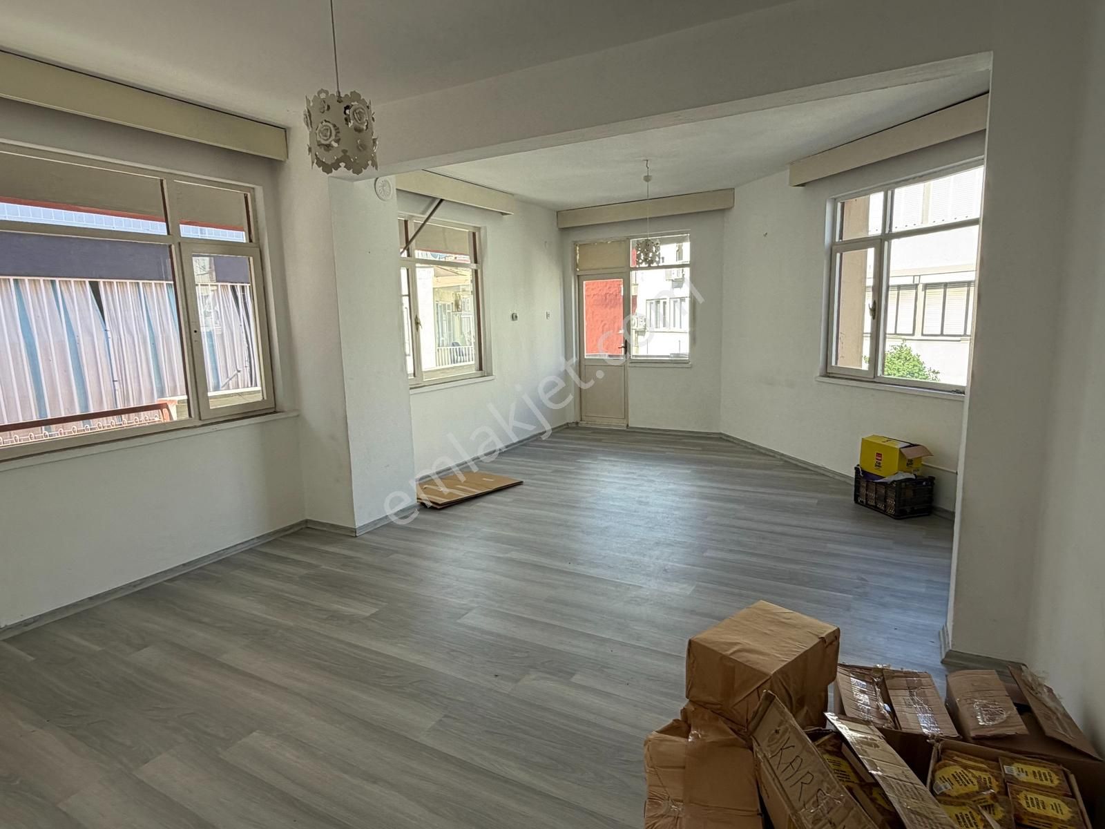 Gujan Ceyhan'dan Kışla Mah. Valilik Arkası Satılık 3+1 Daire - Görsel 2