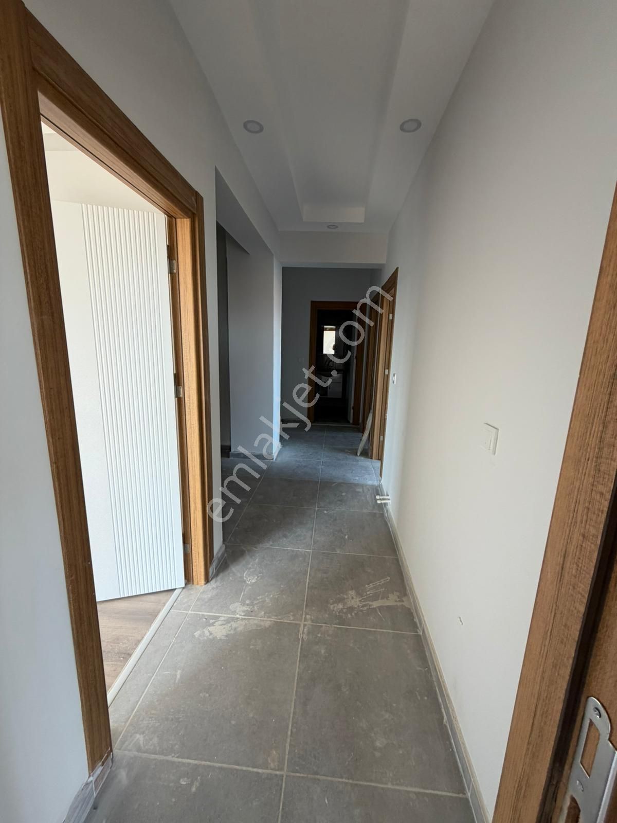 Cumhuriyet Mahallesinde Kiralık 2+1 Doğalgazlı Sıfır Daire - Görsel 21