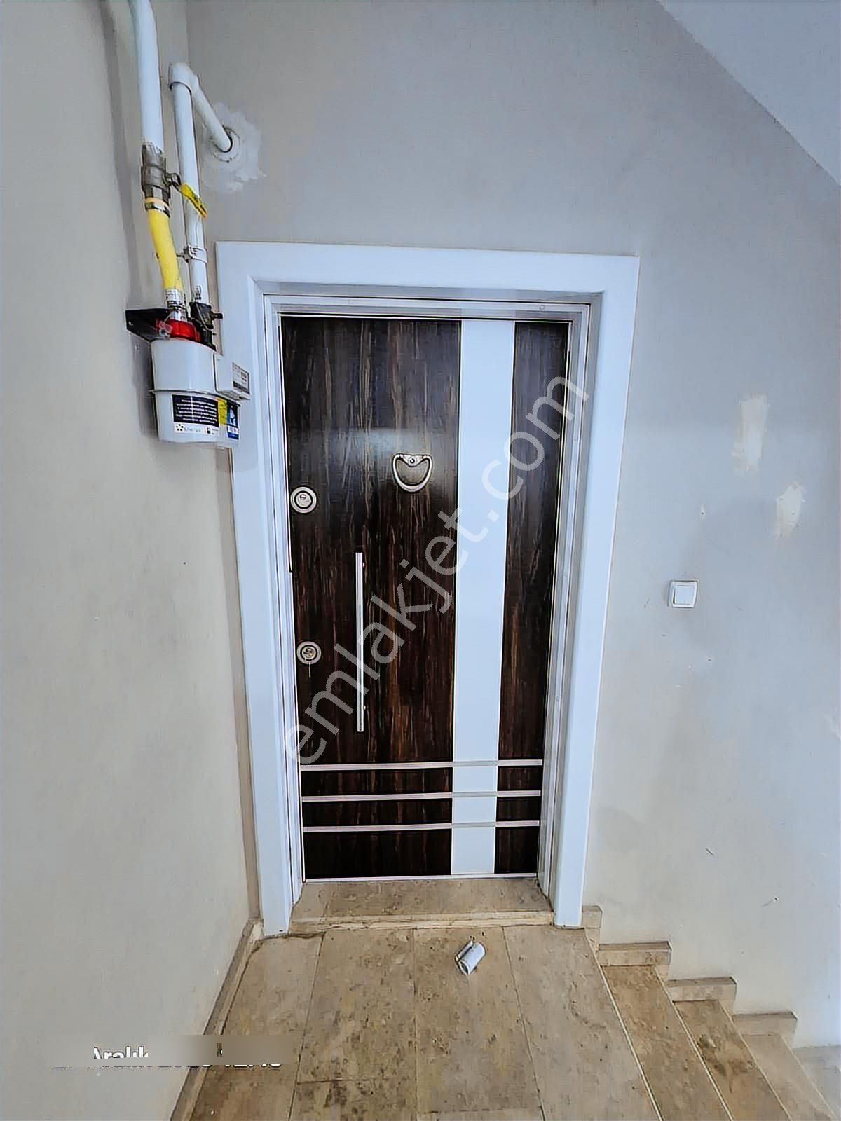 Karşıyaka Mahallesi Doğalgazlı Masrafsız Bakımlı 3+1 Geniş Daire - Görsel 2