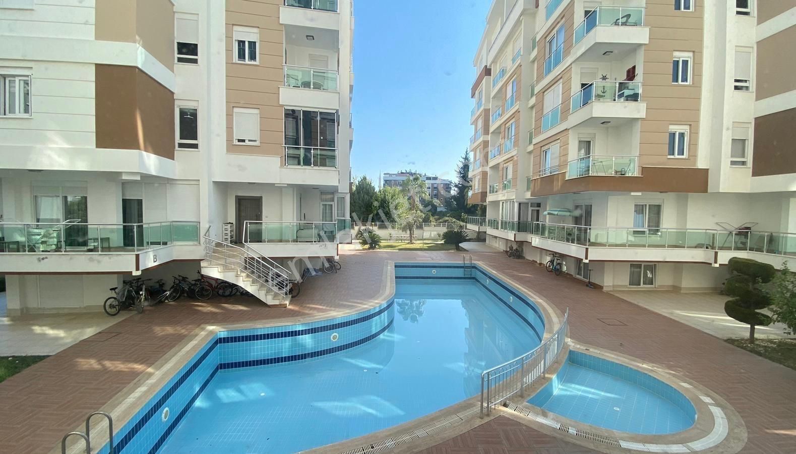 Denize Yakin Havuzlu 2+1/светлая Квартира В Комплексе