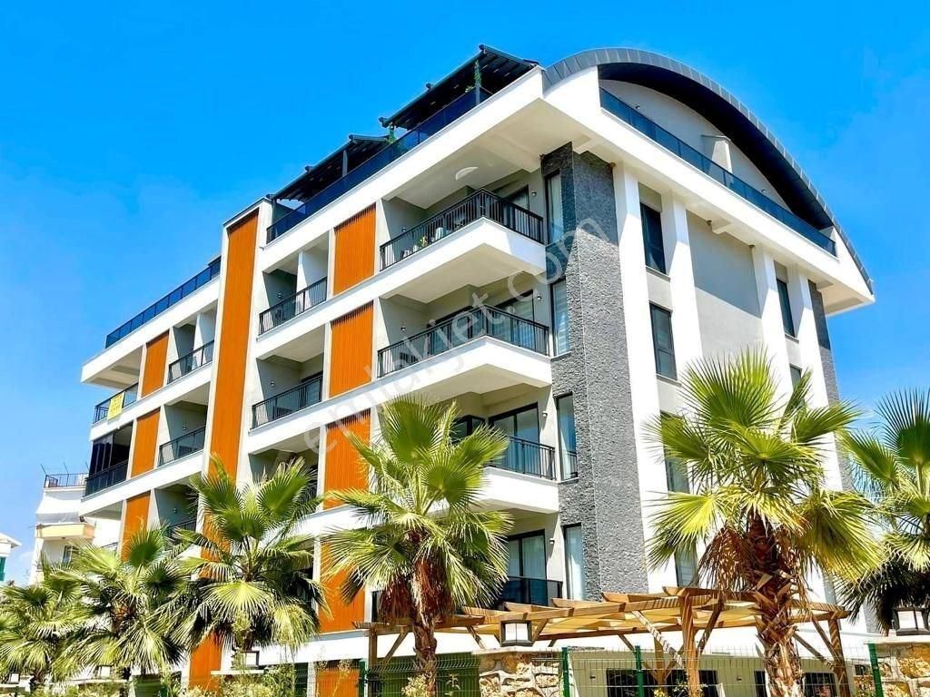 Oba Bölgesinde Lüks Eşyalı Sosyal Olanaklı 2+1 Daire