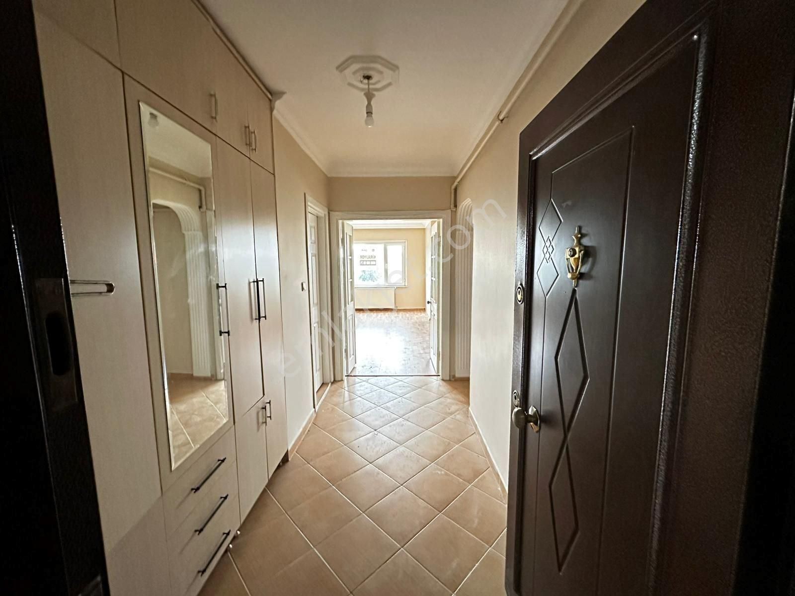 Beylikdüzü Marmara Mahallesi Site İçinde 3+1 Geniş Daire - Görsel 13