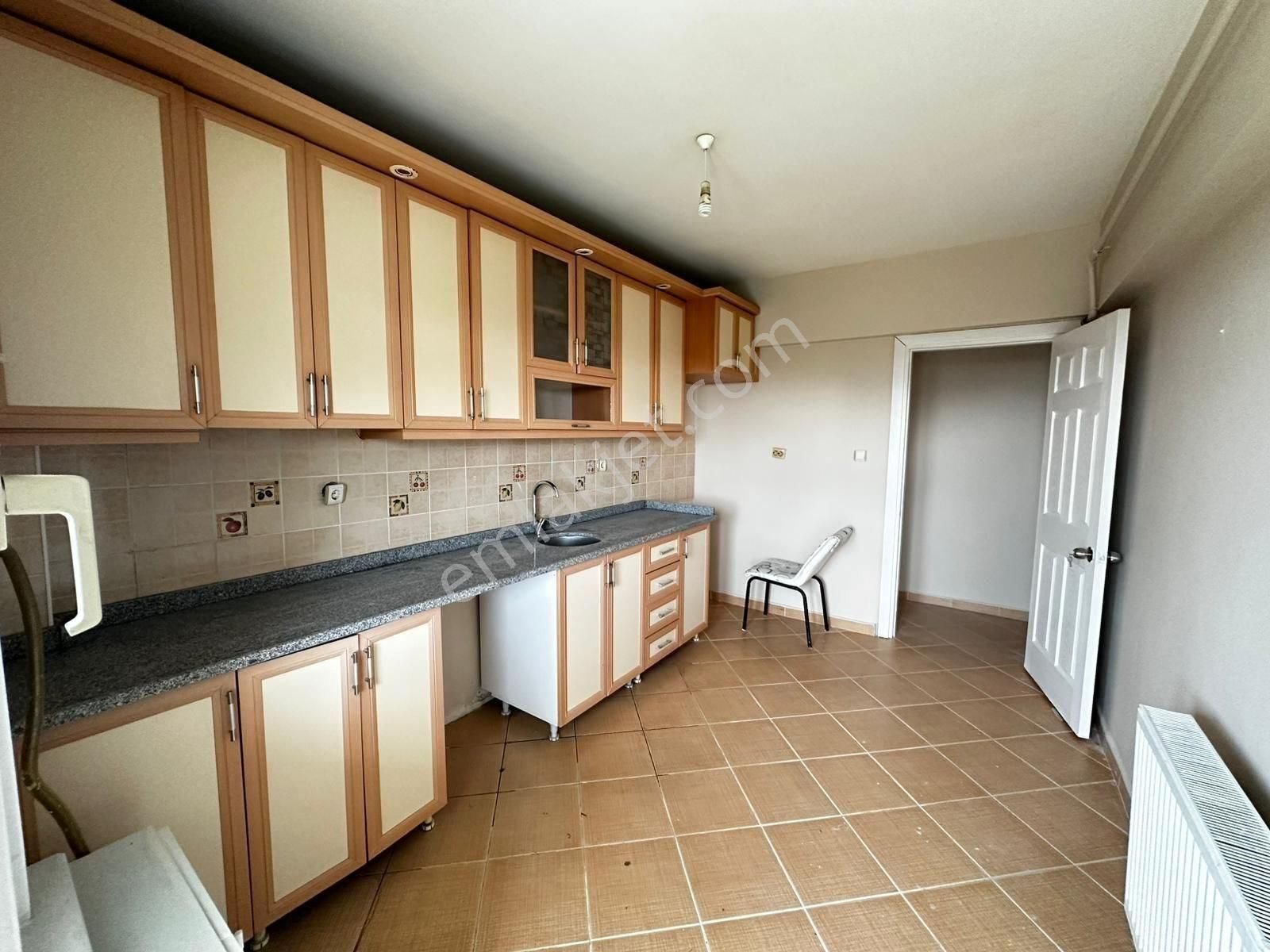 Beylikdüzü Marmara Mahallesi Site İçinde 3+1 Geniş Daire - Görsel 17