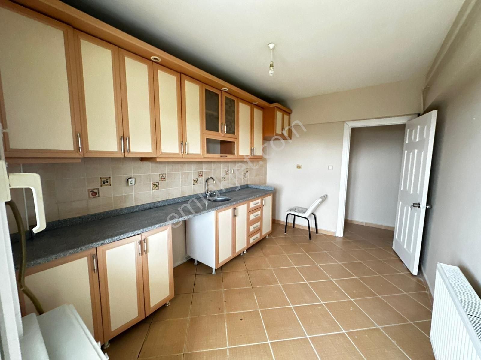 Beylikdüzü Marmara Mahallesi Site İçinde 3+1 Geniş Daire - Görsel 18