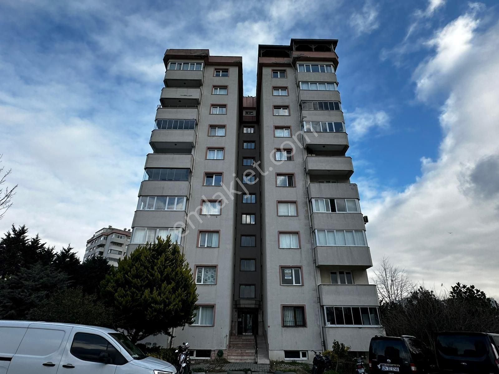Beylikdüzü Marmara Mahallesi Site İçinde 3+1 Geniş Daire - Görsel 2