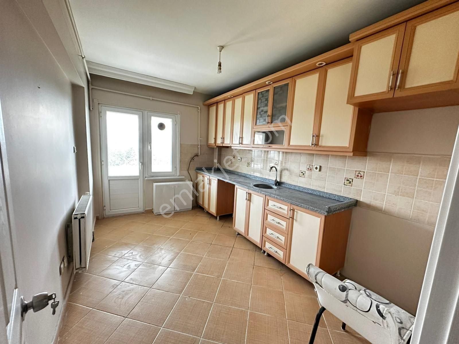 Beylikdüzü Marmara Mahallesi Site İçinde 3+1 Geniş Daire - Görsel 19