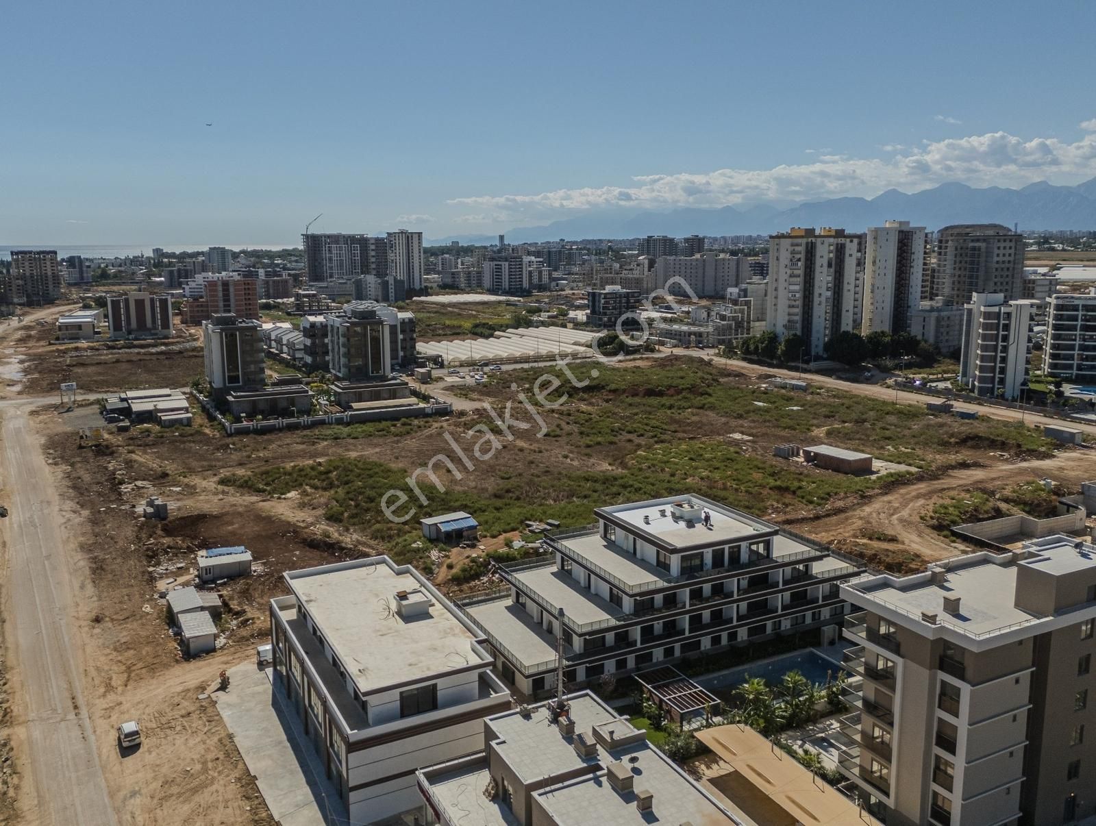 Altıntaş 40lık Yol Üzeri 1+1 Teraslı Daire | Kapalı Otopark - Görsel 2