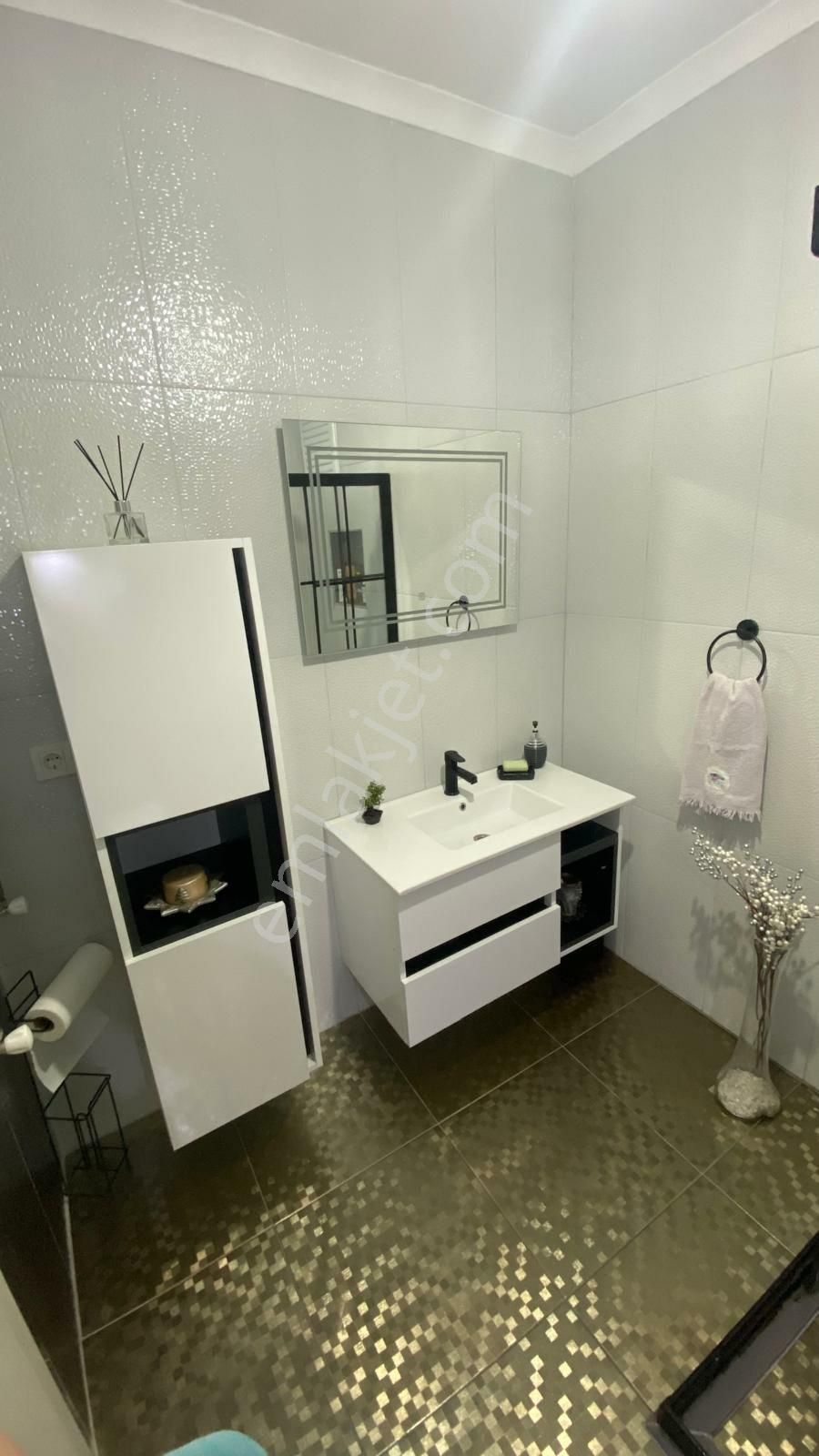 Kartepe Emekevlerde Kış Bahçeli Şömineli Ful Yapılı Kiralık Müştakil Ev - Görsel 8