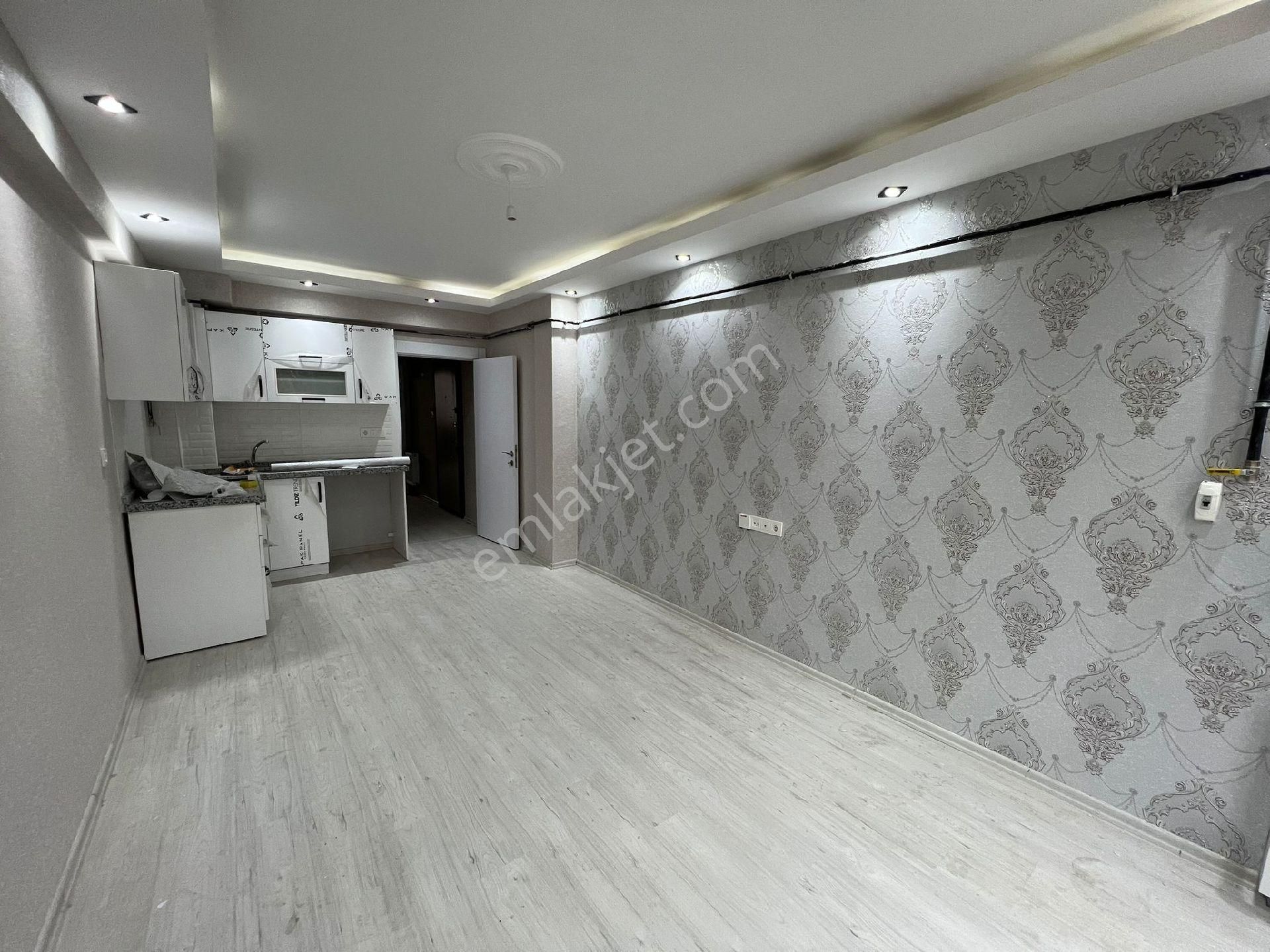 Çamlıca Mahallesi İskanlı Satılık 1+1