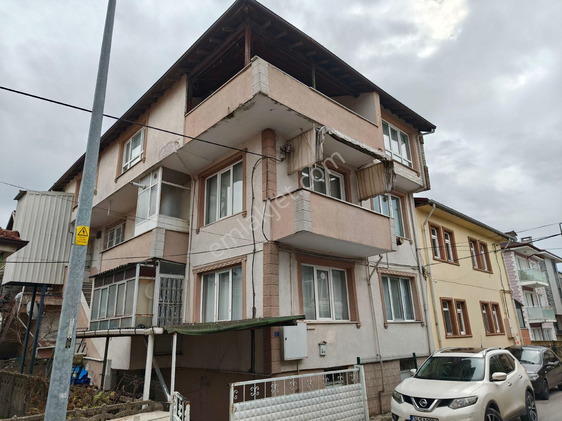 Serdivan Bahçelievler Mahallesinde Kiralık Dubleks Daire