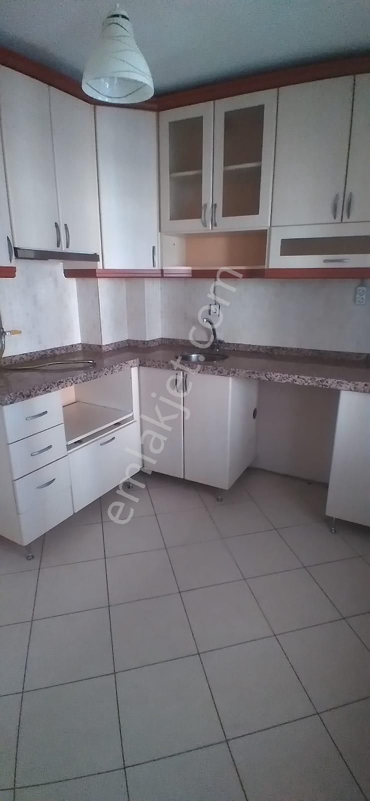 Altınşehir Mahallesi Çağdaşkent Sitesinde Arakat 3+1 Daire