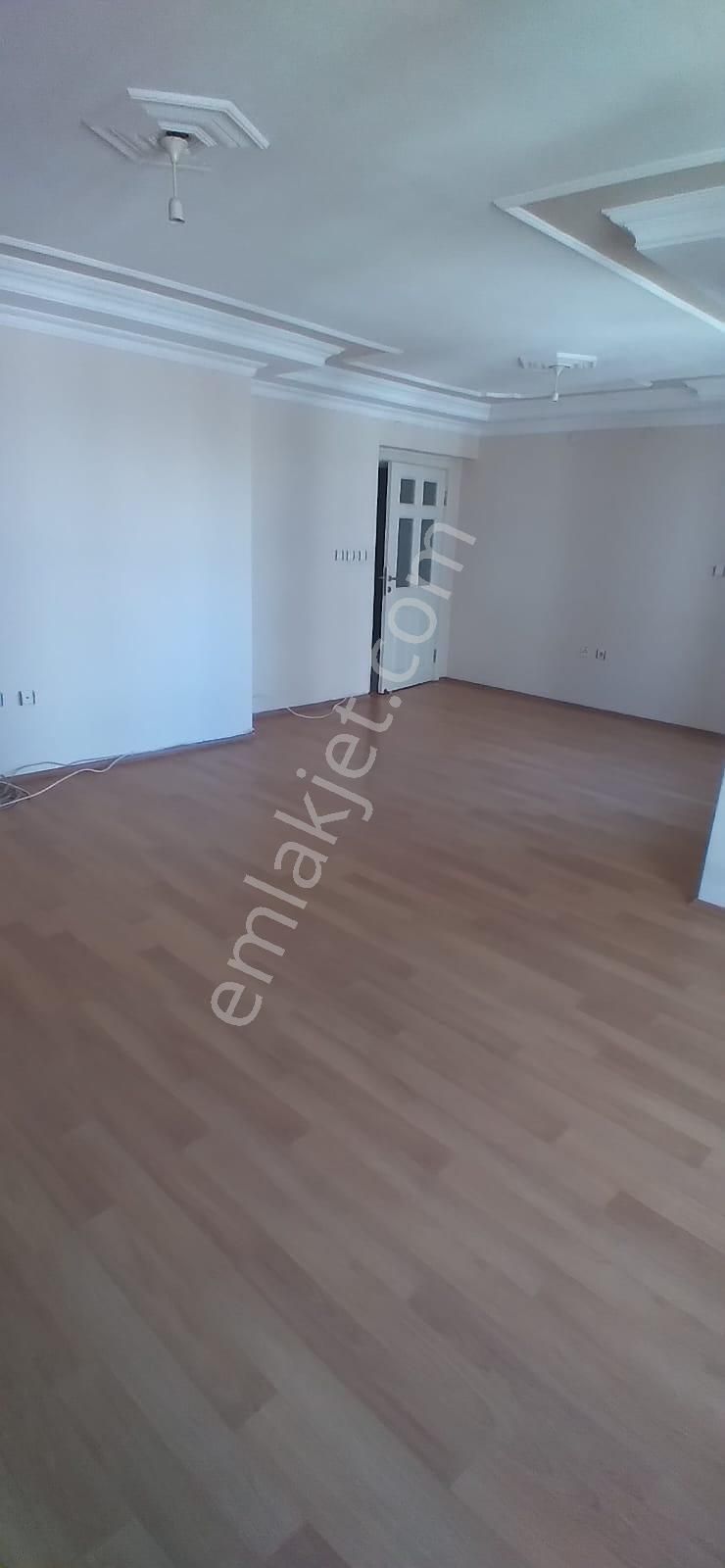 Altınşehir Mahallesi Çağdaşkent Sitesinde Arakat 3+1 Daire - Görsel 7