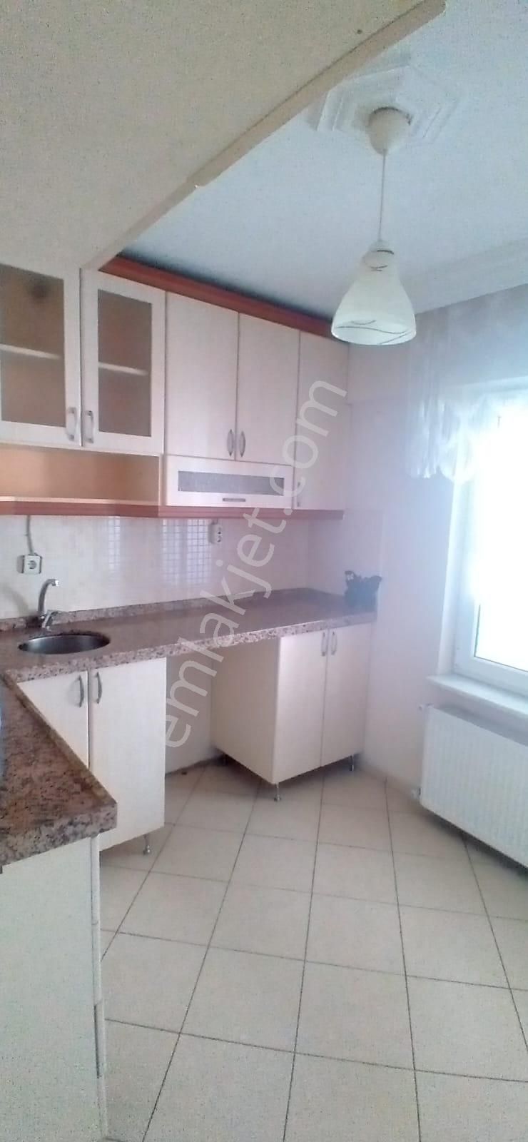 Altınşehir Mahallesi Çağdaşkent Sitesinde Arakat 3+1 Daire - Görsel 2