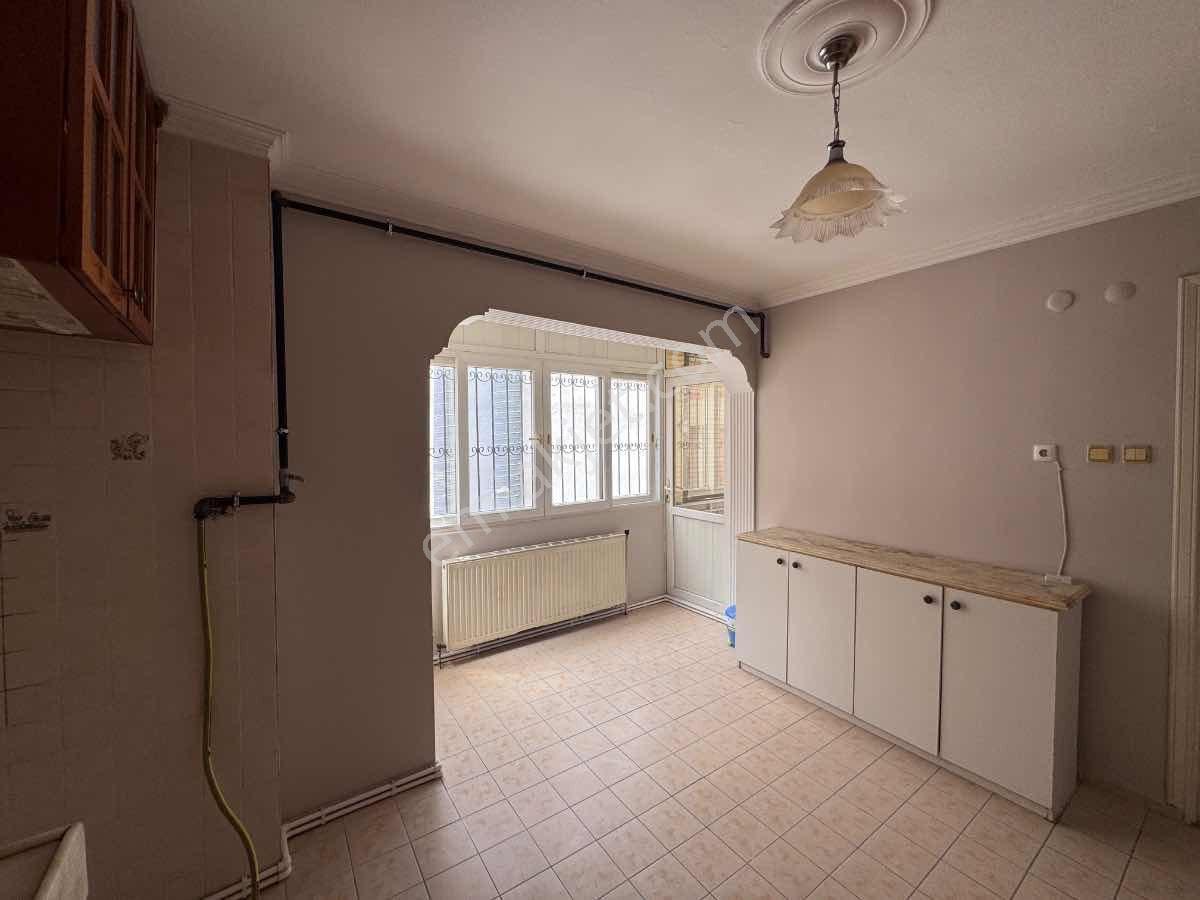 Kasımpaşa Mahalle'sınde Kiracısız 3+1 Satılık Daıre - Görsel 9