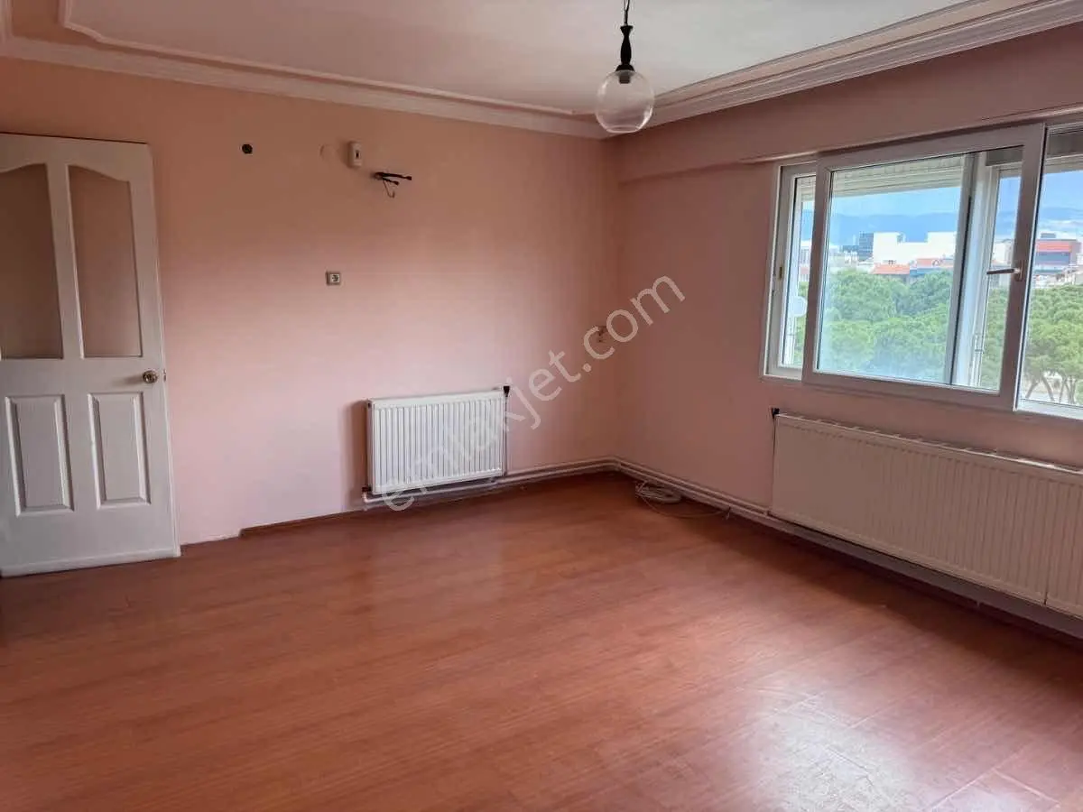 Kasımpaşa Mahalle'sınde Kiracısız 3+1 Satılık Daıre - Görsel 2
