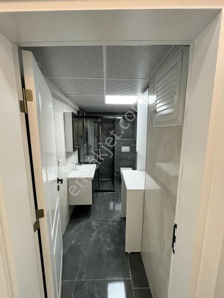 Kuşadası Türkmen Merkezede Yeni Tadilatlı 3+1 Daire - Görsel 8