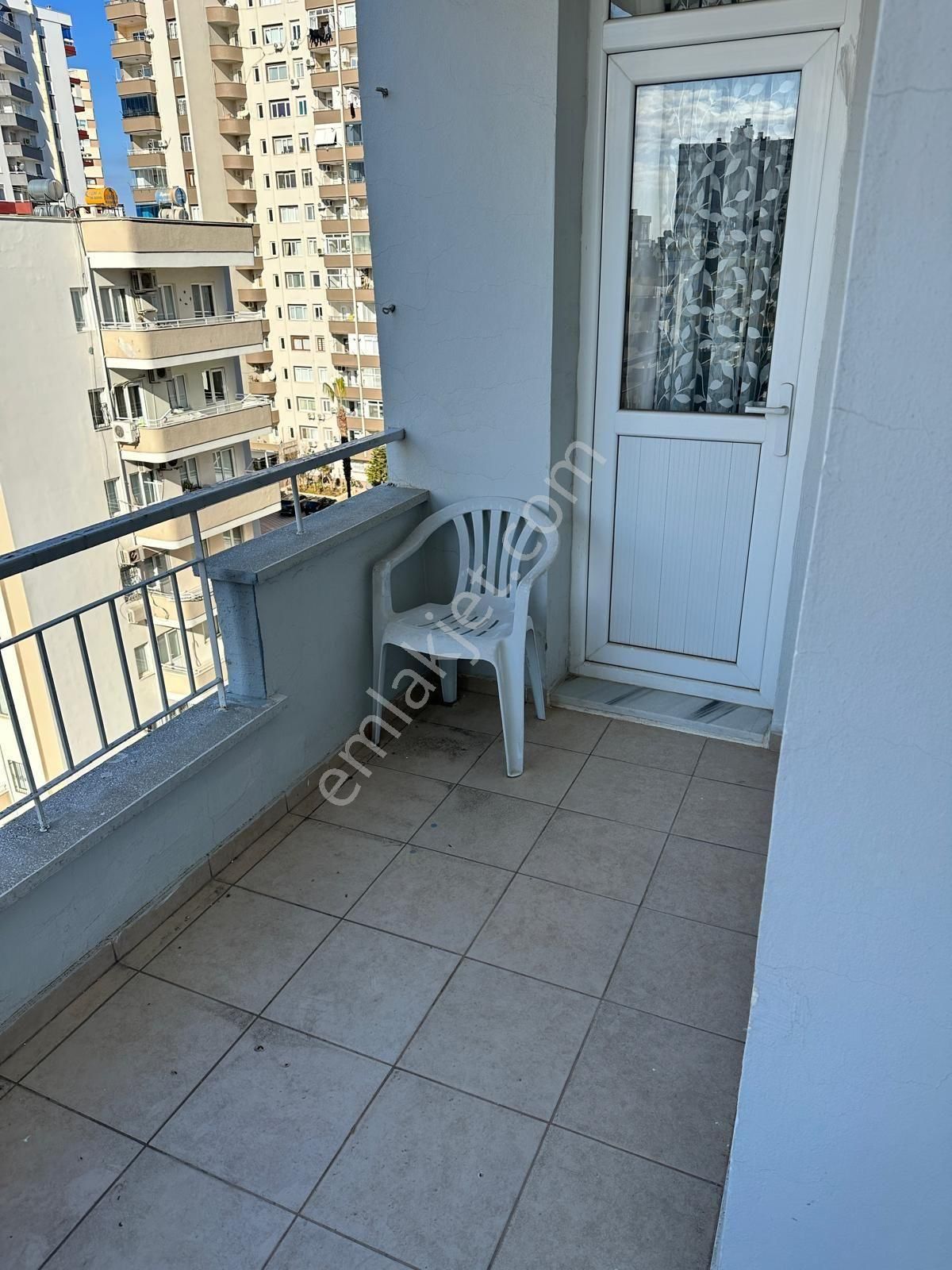 Güzelyalı Eşyalı 3+1 Göl Manzaralı 150 M2 Yüksek Kira Getirili Daire Satılıktır - Görsel 4