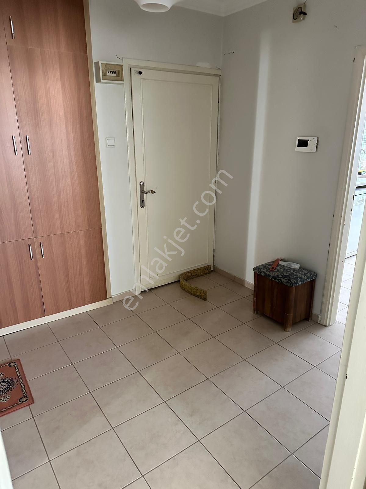 Güzelyalı Eşyalı 3+1 Göl Manzaralı 150 M2 Yüksek Kira Getirili Daire Satılıktır - Görsel 15