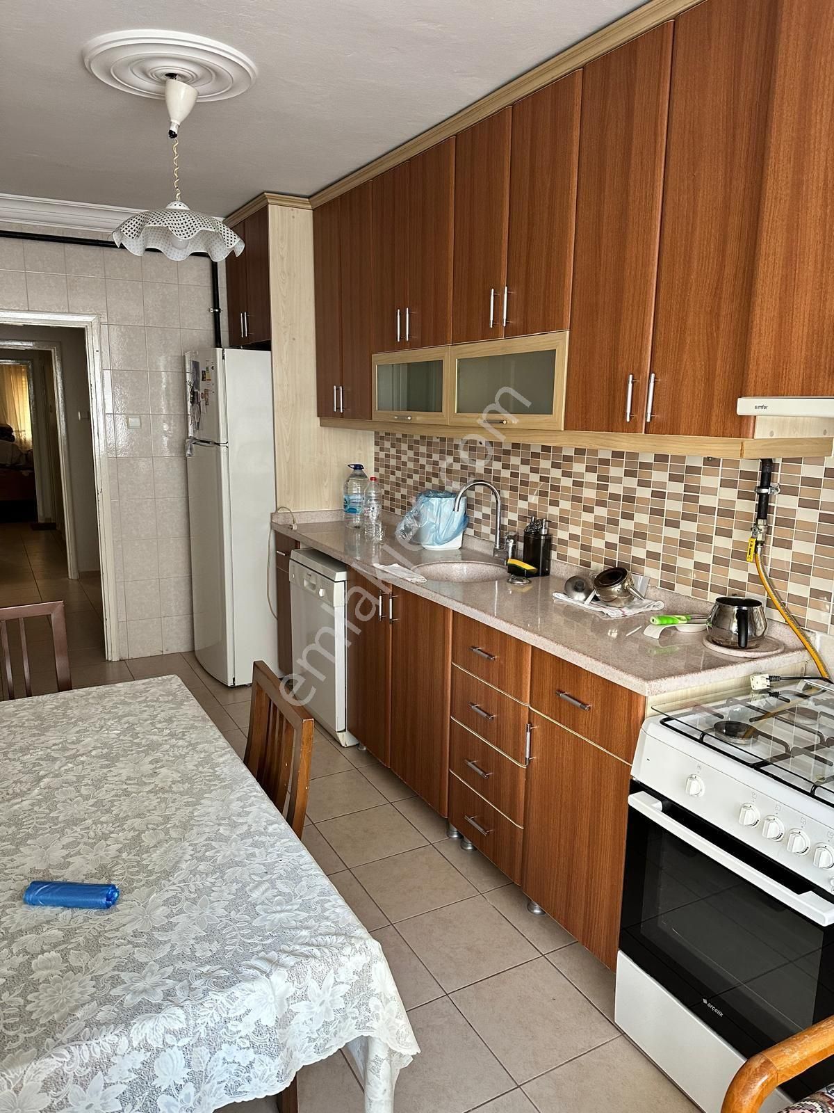 Güzelyalı Eşyalı 3+1 Göl Manzaralı 150 M2 Yüksek Kira Getirili Daire Satılıktır