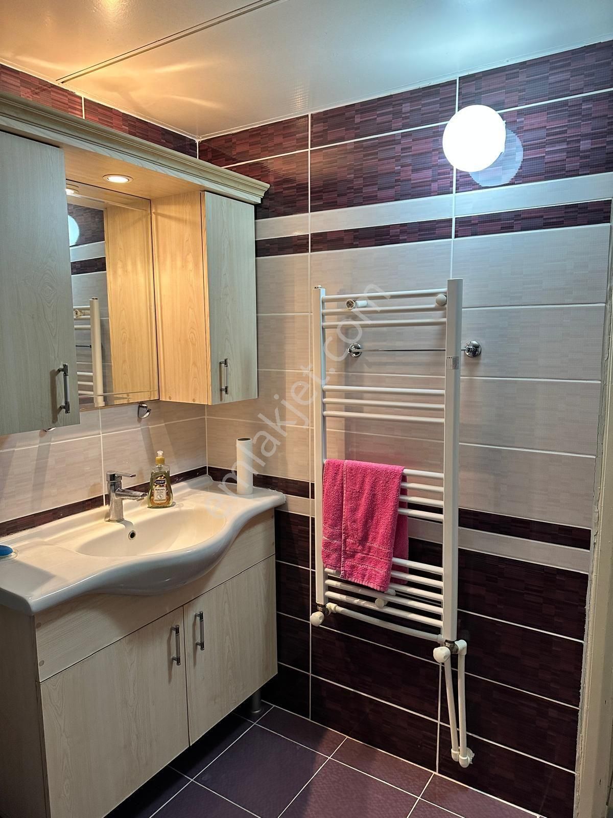 Güzelyalı Eşyalı 3+1 Göl Manzaralı 150 M2 Yüksek Kira Getirili Daire Satılıktır - Görsel 23