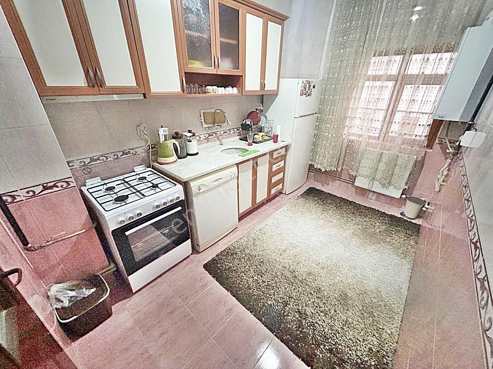 Keçiören Esertepede Cadde Üzerinde Kat Konumunda Daire