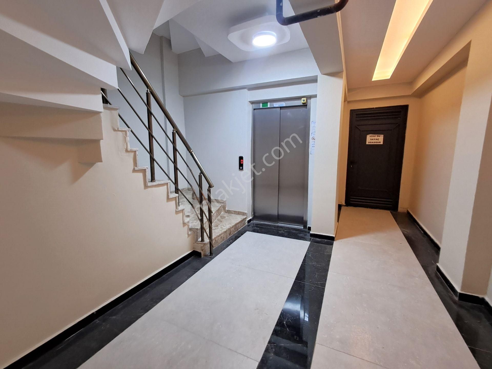Karşıyaka Bostanlıda Merkezi Yeni Binada Kiralık 2+1 Daire - Görsel 7