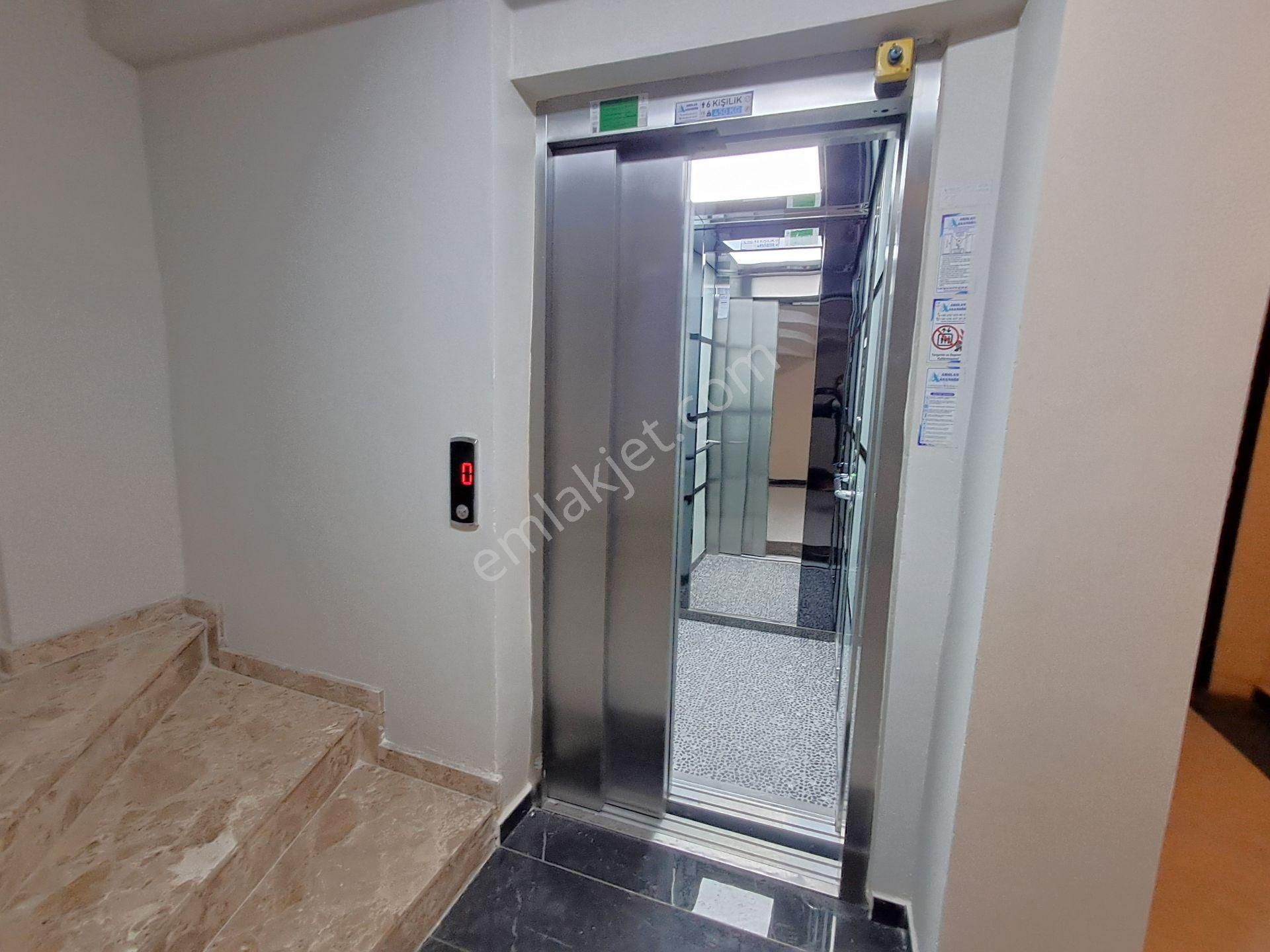 Karşıyaka Bostanlıda Merkezi Yeni Binada Kiralık 2+1 Daire - Görsel 8