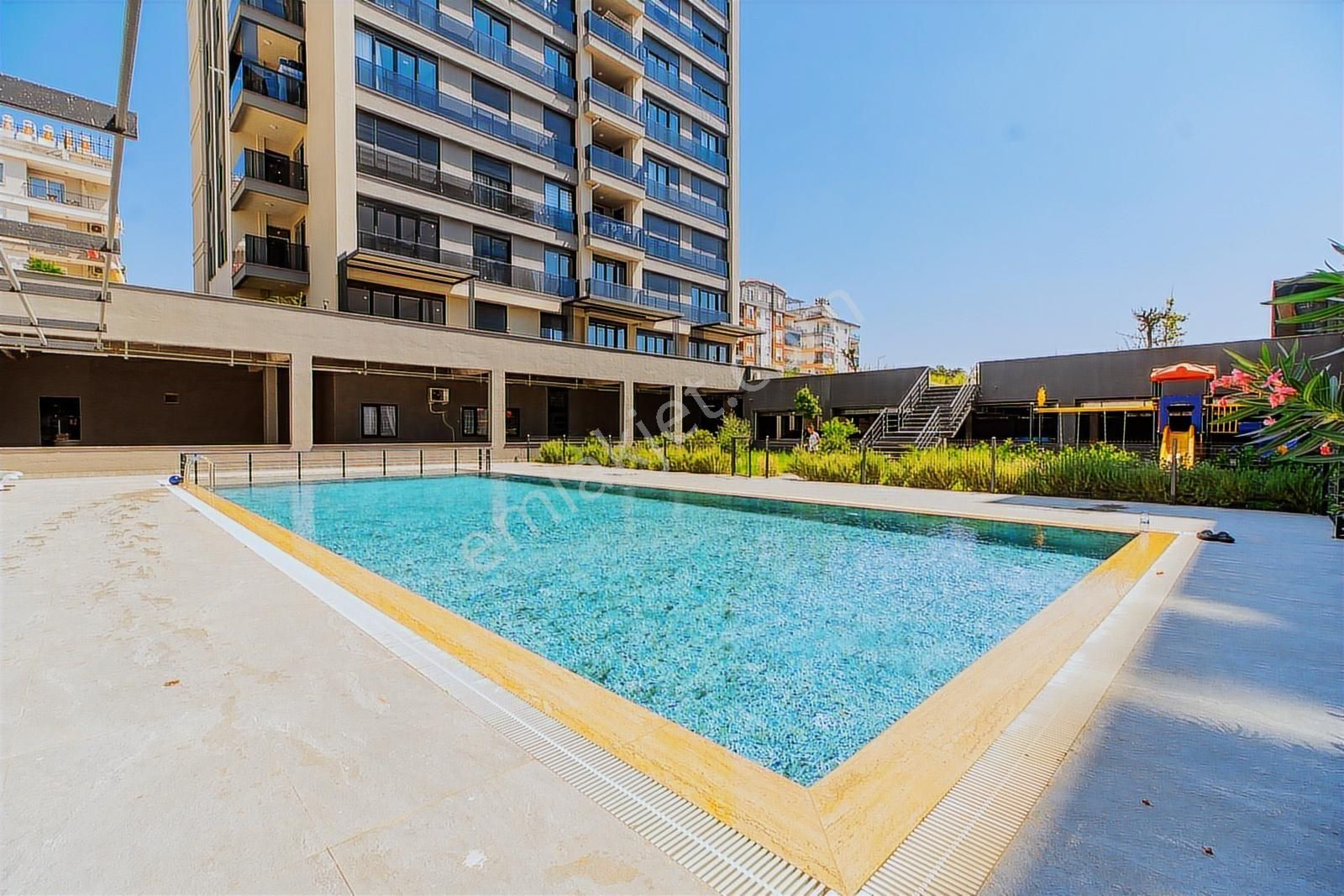 Çankaya Mahallesin'de Massa Life Sitesi Satılık 3+1 - Görsel 24