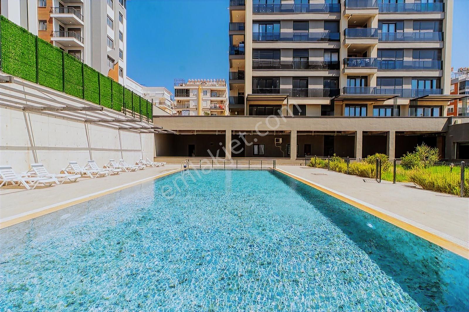 Çankaya Mahallesin'de Massa Life Sitesi Satılık 3+1 - Görsel 12