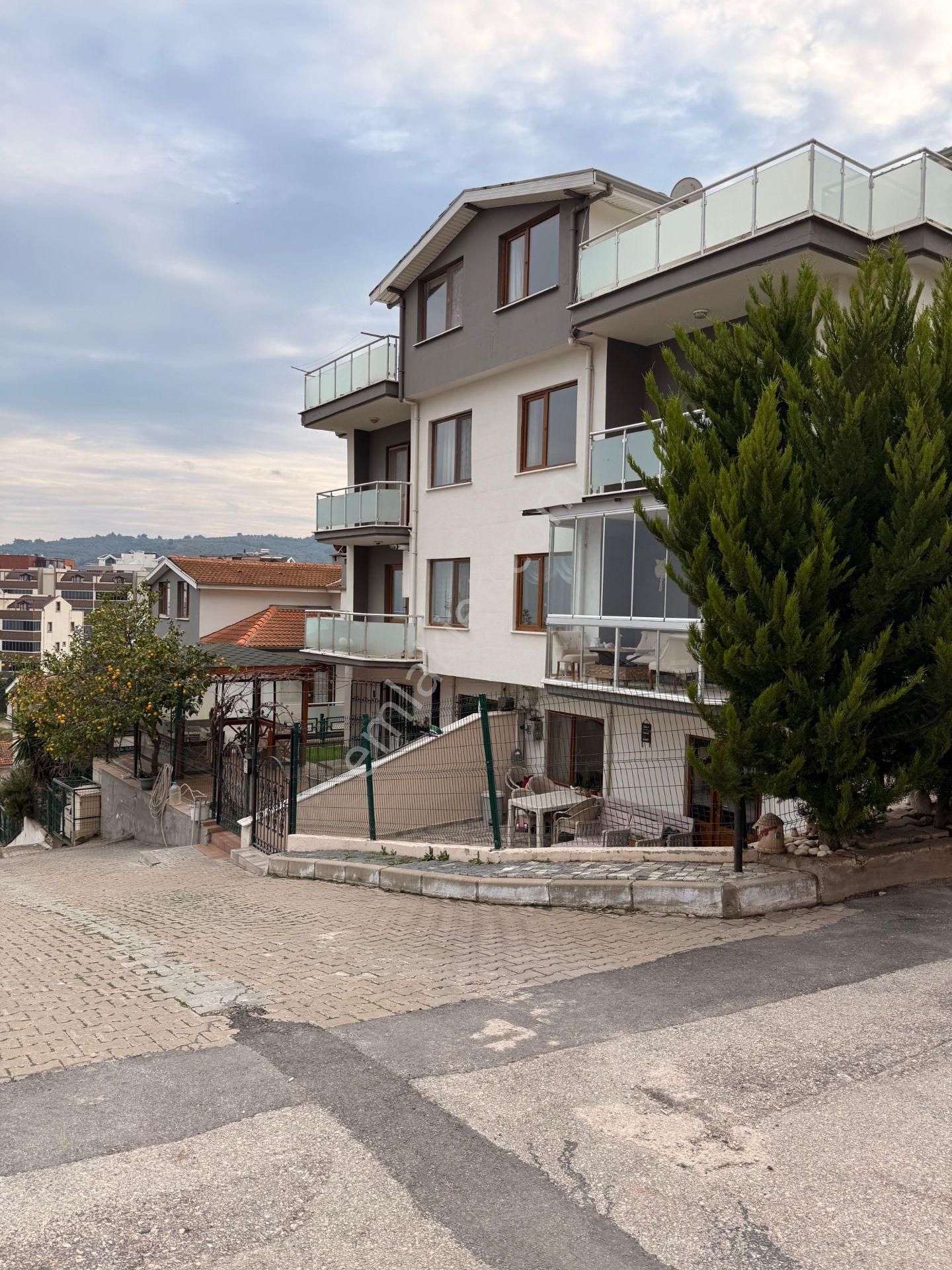 Bursa Mudanya Halitpaşada Eşsiz Lokasyonda Lüxs Villa