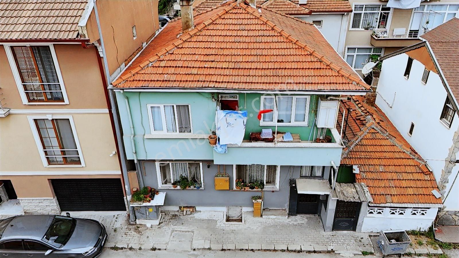 Rw Adaplatin'den Satılık Müstakil Ev Ve Arsası