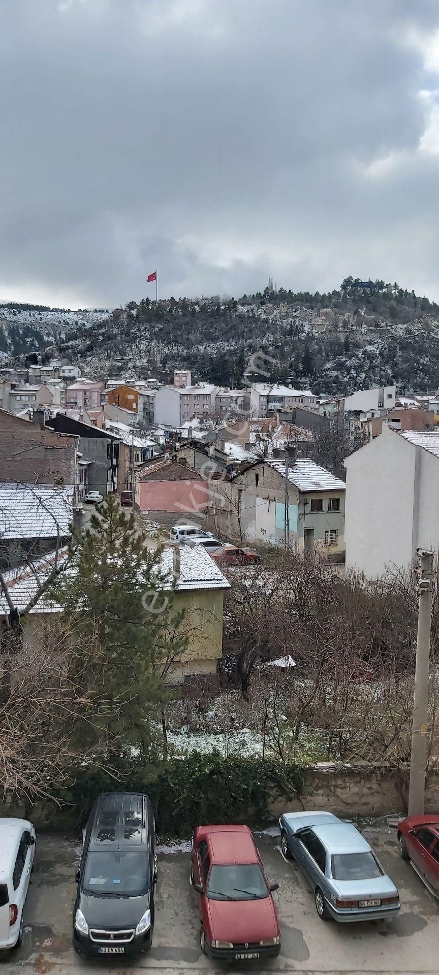 Kütahya Mrk.menderes Cad.kiralık 3+1daire - Görsel 5