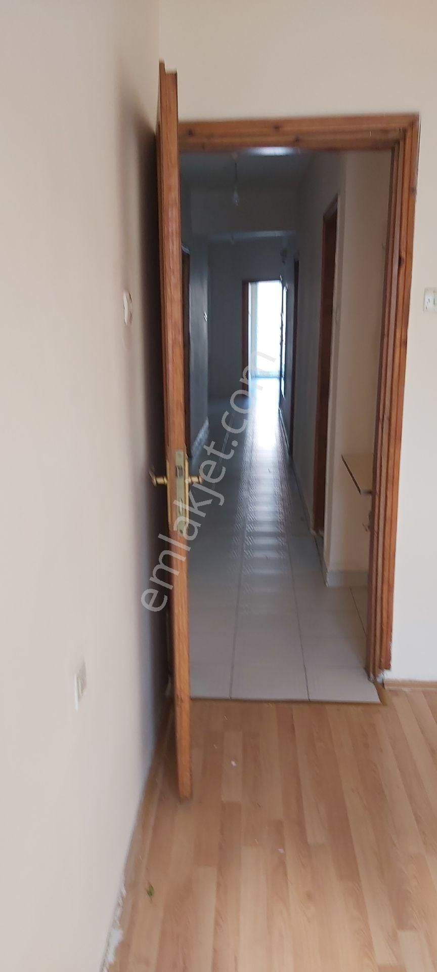 Kütahya Mrk.menderes Cad.kiralık 3+1daire - Görsel 4