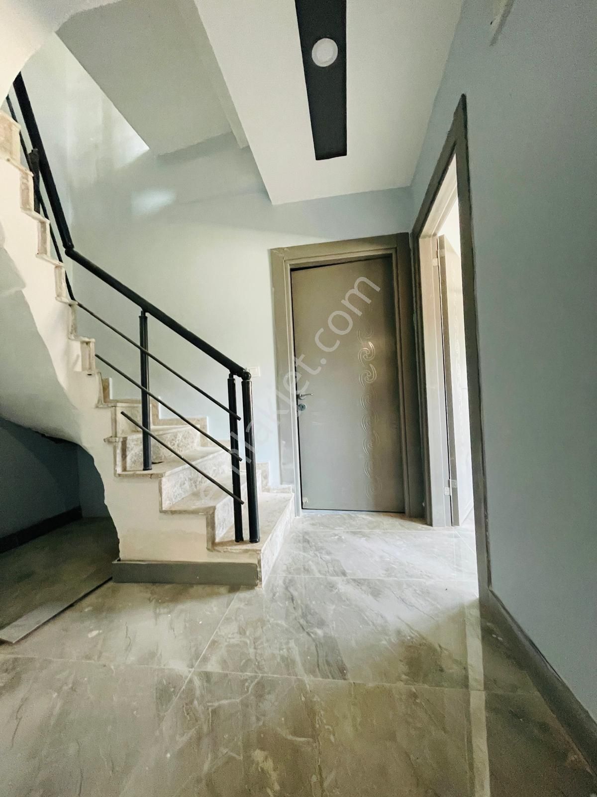 Göçerler Mahallesi’nde Havuzlu Sitede 4+1 Dubleks - Görsel 30