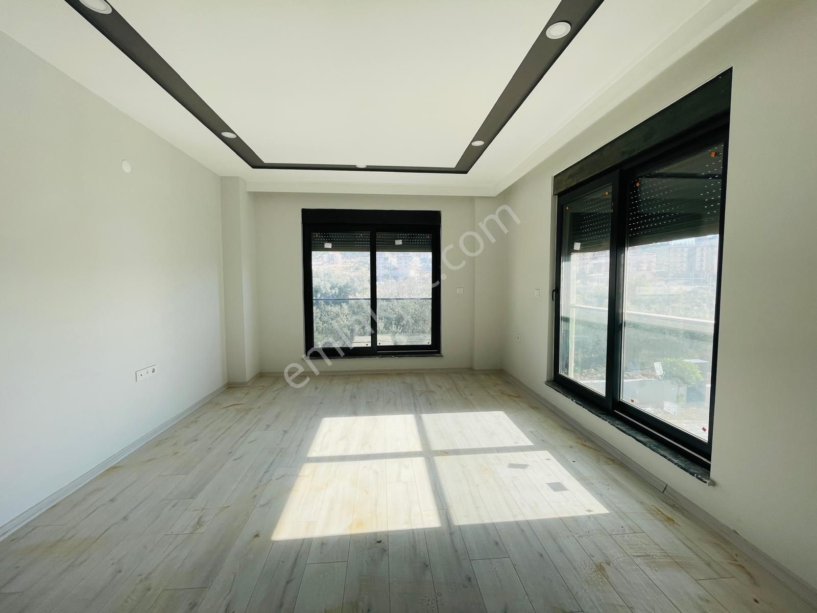 Göçerler Mahallesi’nde Havuzlu Sitede 4+1 Dubleks