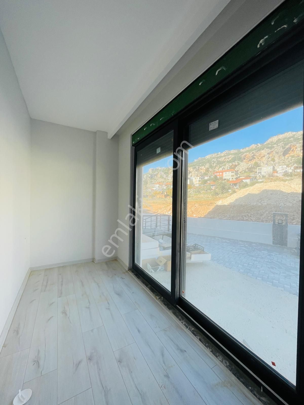 Göçerler Mahallesi’nde Havuzlu Sitede 4+1 Dubleks - Görsel 14