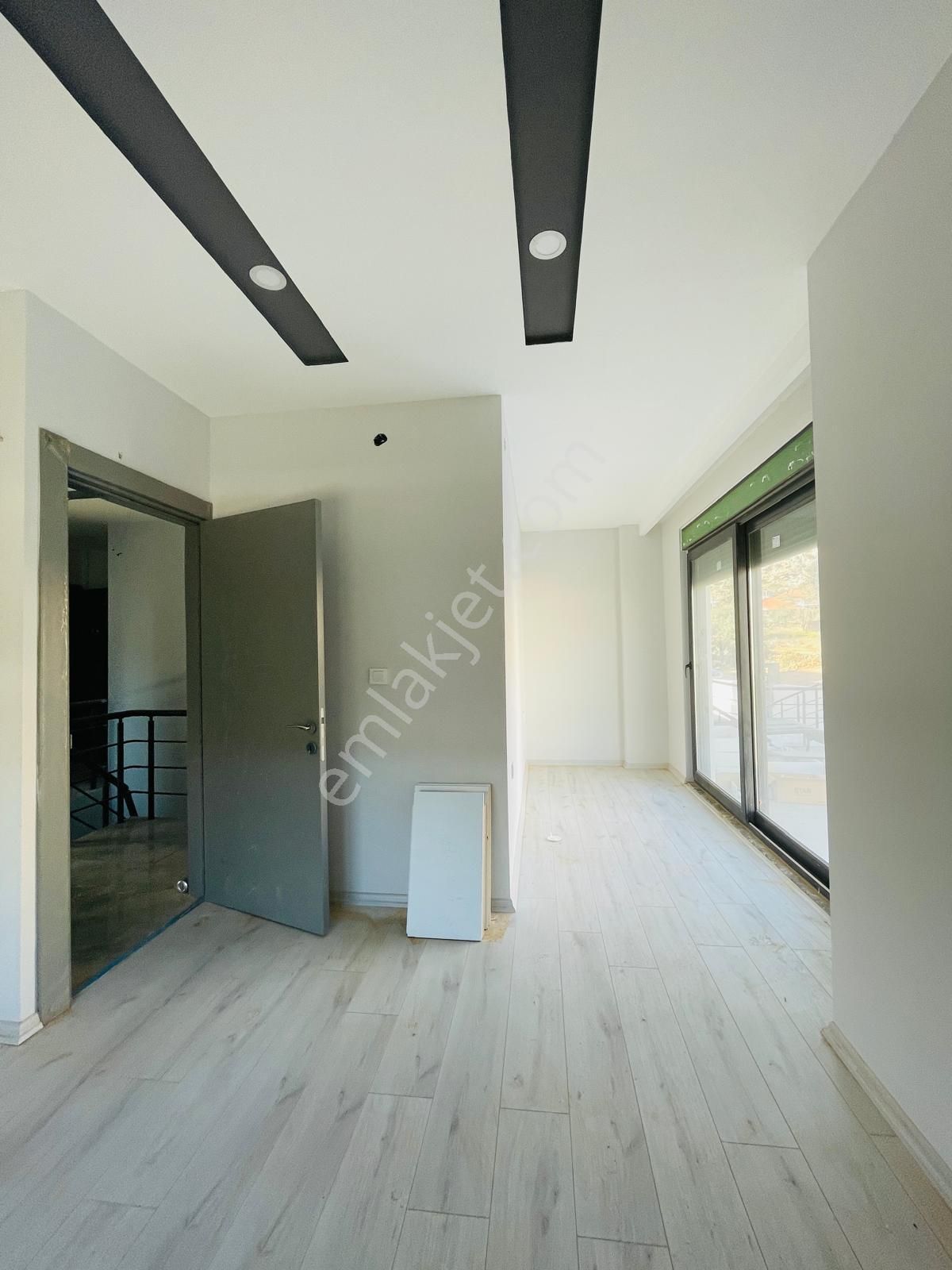 Göçerler Mahallesi’nde Havuzlu Sitede 4+1 Dubleks - Görsel 12