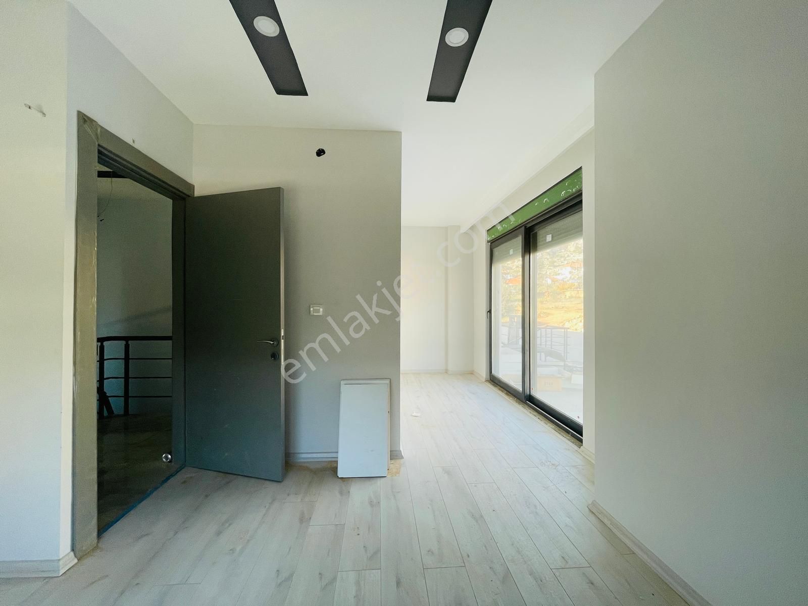 Göçerler Mahallesi’nde Havuzlu Sitede 4+1 Dubleks - Görsel 11