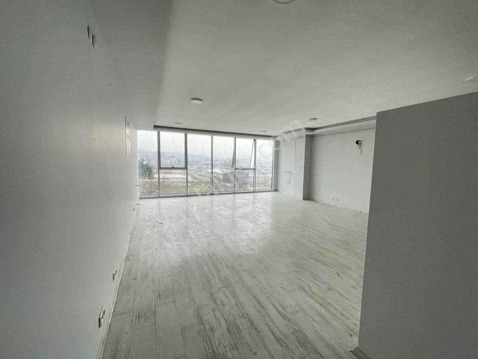 Akram'dan Üçevler Sanayi Girişi Bölgesin'de Önü Açık Ofis - Görsel 11